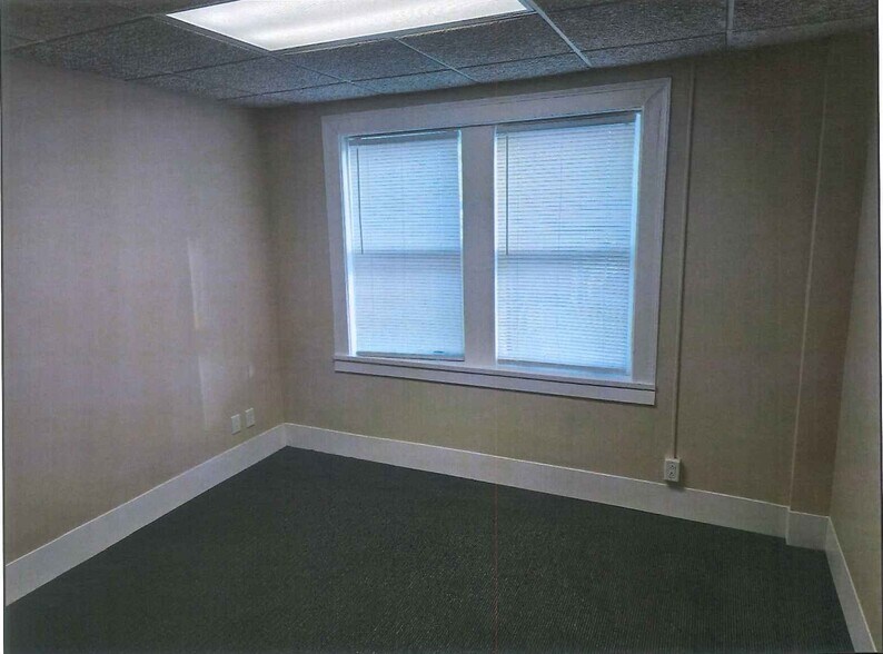 645 Ohio St, Terre Haute, IN à louer - Photo du bâtiment - Image 2 de 19