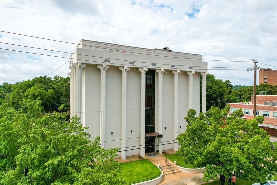 18 9th St, Columbus, GA à louer - Photo du bâtiment - Image 3 de 13