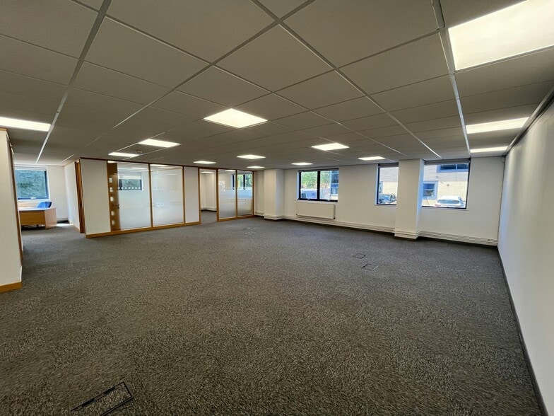 Pacific Rd, Altrincham for lease - Building Photo - Image 2 of 8