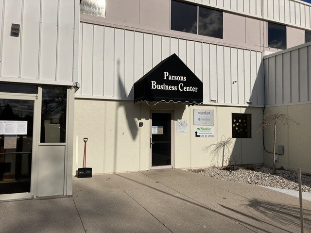807 Airport Access Rd, Traverse City, MI for lease - Building Photo - Image 2 of 2