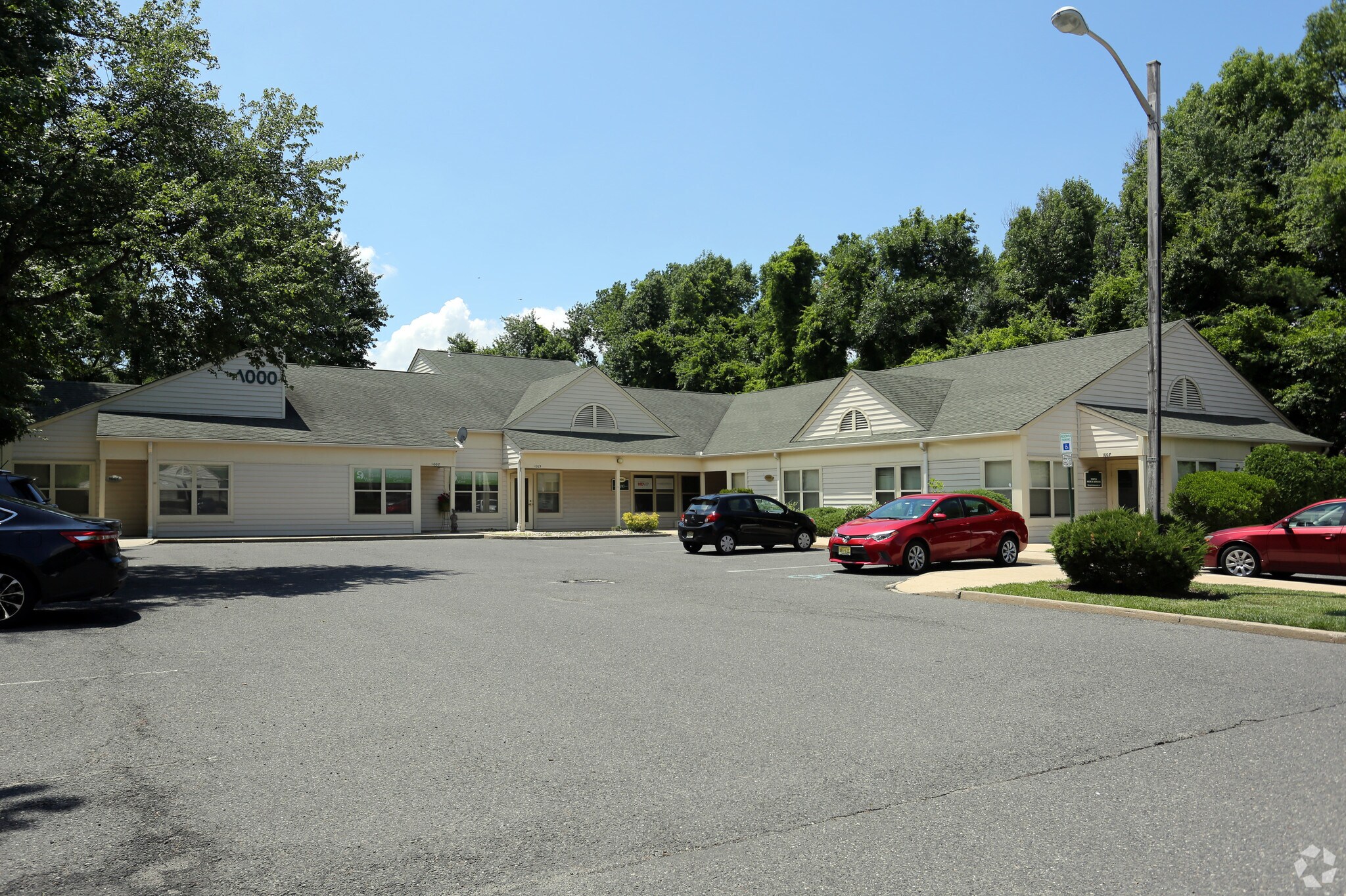 100-1000 Birchfield Dr, Mount, Mount Laurel, NJ for lease Primary Photo- Image 1 of 50