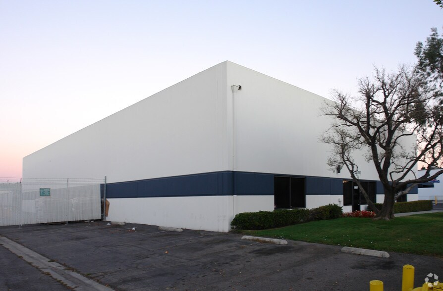 20700 Belshaw Ave, Carson, CA à louer - Photo du bâtiment - Image 3 de 14
