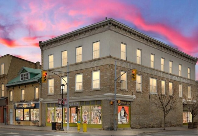 Plus de détails pour 2 Gore St E, Perth, ON - Commerce de détail à vendre