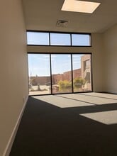 2370-2420 W Carson St, Torrance, CA à louer Photo intérieure- Image 2 de 10