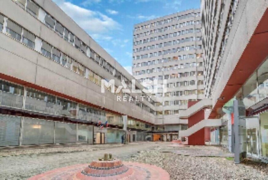Bureau dans Lyon à louer - Photo du bâtiment - Image 1 de 10