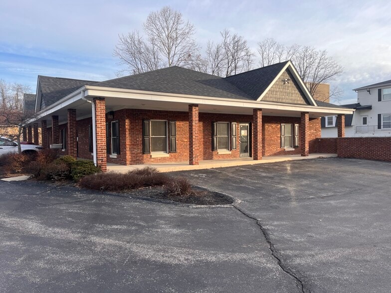 2495 S Walnut Street Pike, Bloomington, IN for lease - Primary Photo - Image 1 of 23