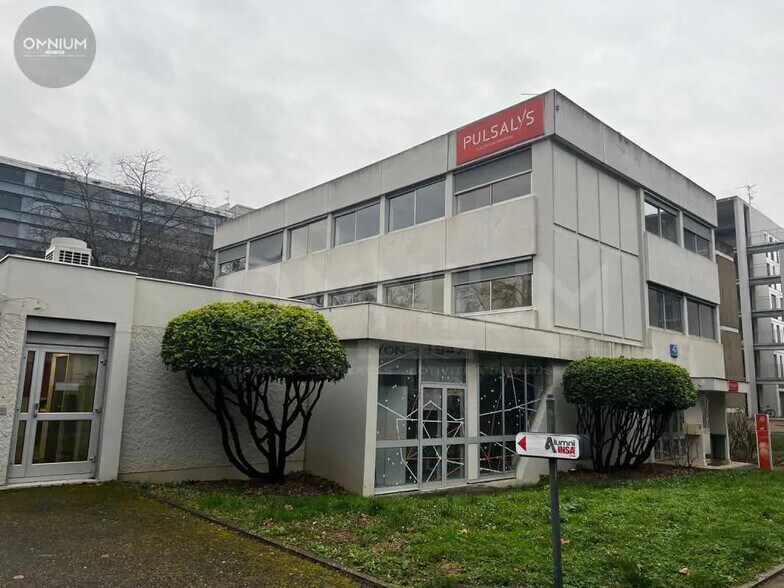 Office in Villeurbanne for lease - Building Photo - Image 1 of 5
