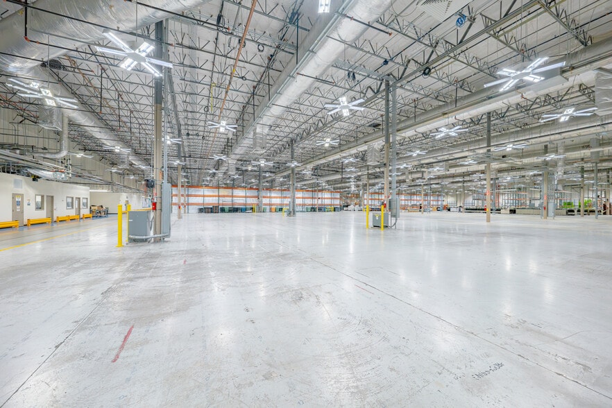2965 West Corporate Lakes Blvd, Weston, FL for lease - Building Photo - Image 3 of 20