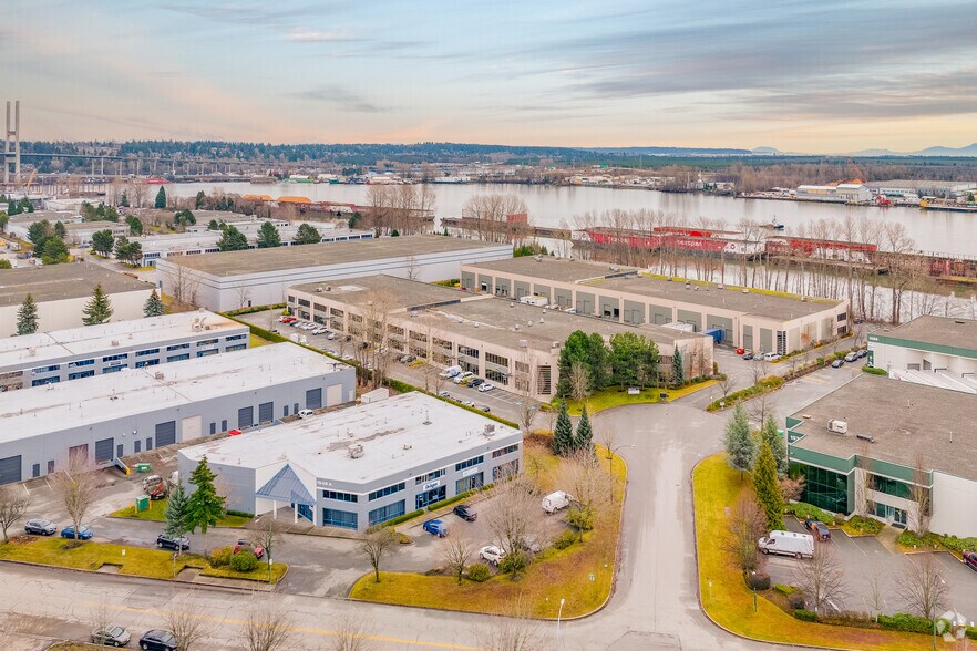 669 Ridley Pl, Delta, BC à louer - Photo du bâtiment - Image 3 de 15