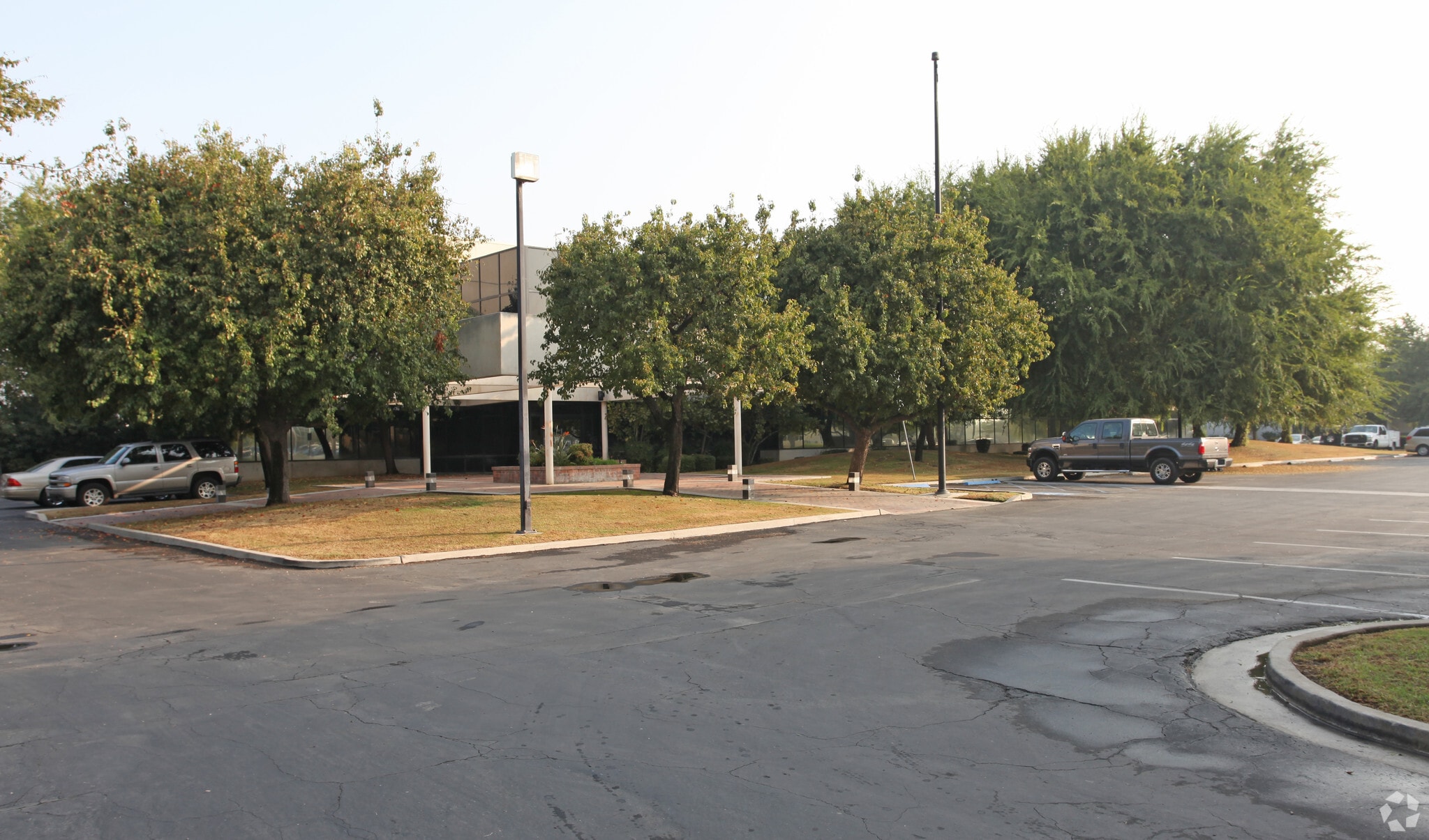 3008 Sillect Ave, Bakersfield, CA à vendre Photo principale- Image 1 de 39