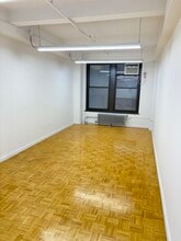 147 W 35th St, New York, NY for lease Interior Photo- Image 1 of 6