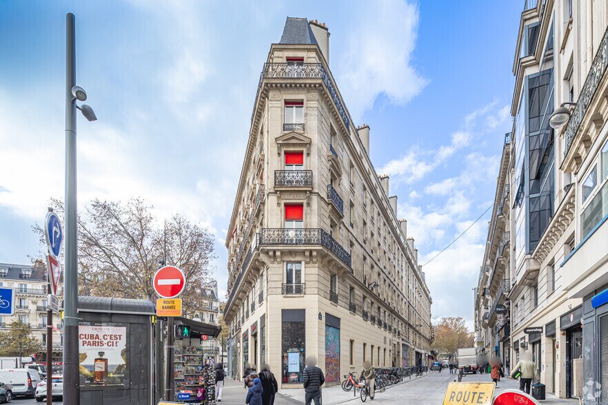 2 Boulevard Saint-Martin, Paris à louer - Photo du bâtiment - Image 3 de 11