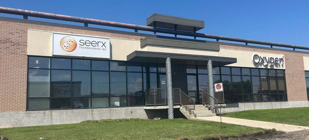880-888 Bradford St, Winnipeg, MB à louer - Photo du bâtiment - Image 2 de 9