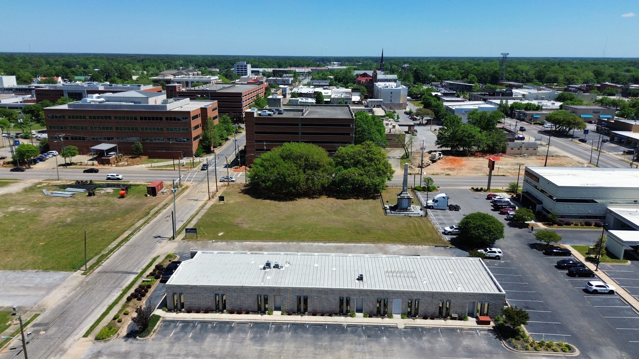 208 W Hampton Ave, Sumter, SC for lease Building Photo- Image 1 of 10