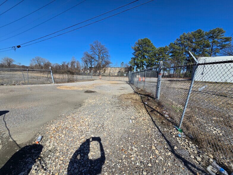 1270 Springbrook Ave, Memphis, TN à louer - Photo du bâtiment - Image 3 de 5
