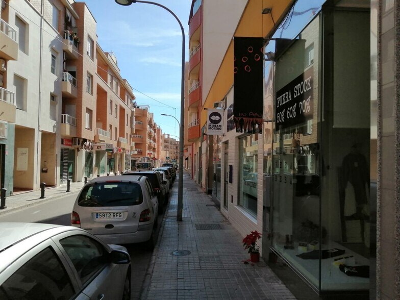 Commerce de détail dans El Ejido, Almería à louer - Photo du bâtiment - Image 3 de 8