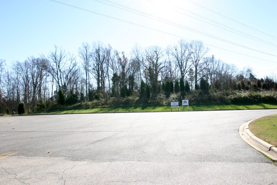 2341 Deerfield Rd, Fort Mill, SC à louer - Photo du bâtiment - Image 2 de 7