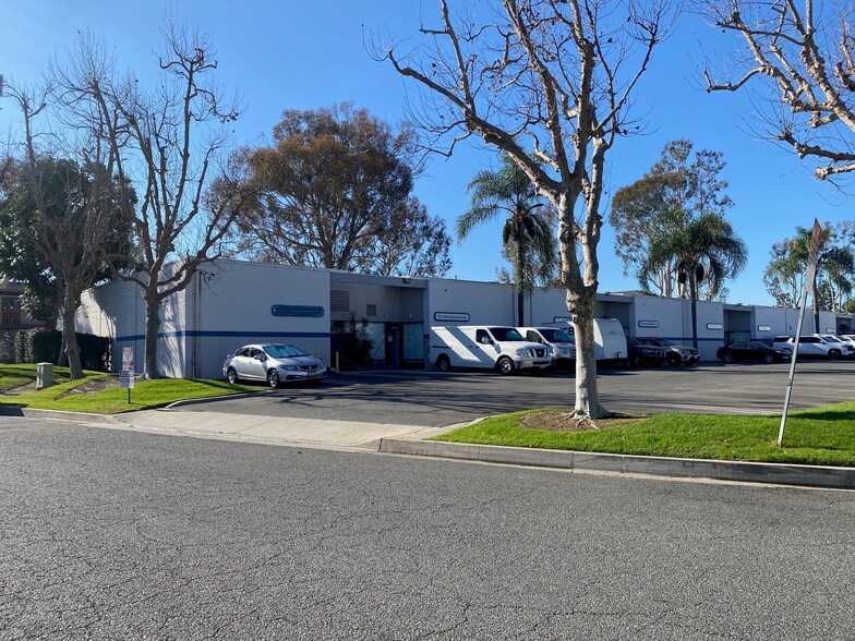 10851-10865 Portal Dr, Los Alamitos, CA for lease - Building Photo - Image 2 of 5