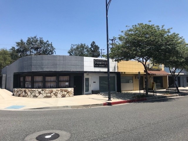 4017-4029 W Burbank Blvd, Burbank, CA for lease - Building Photo - Image 3 of 5