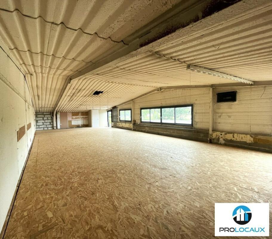 Office in Arnas for lease Interior Photo- Image 1 of 11