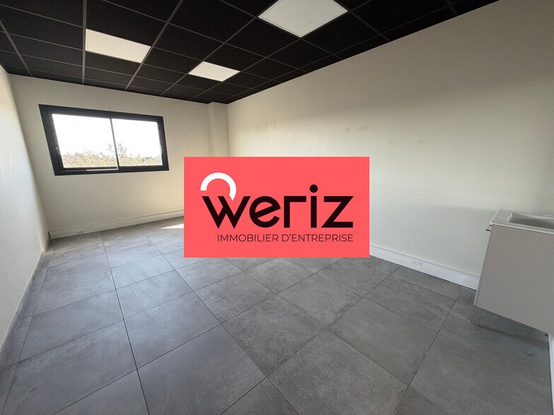 Office in Saint-Cannat for lease - Building Photo - Image 2 of 8