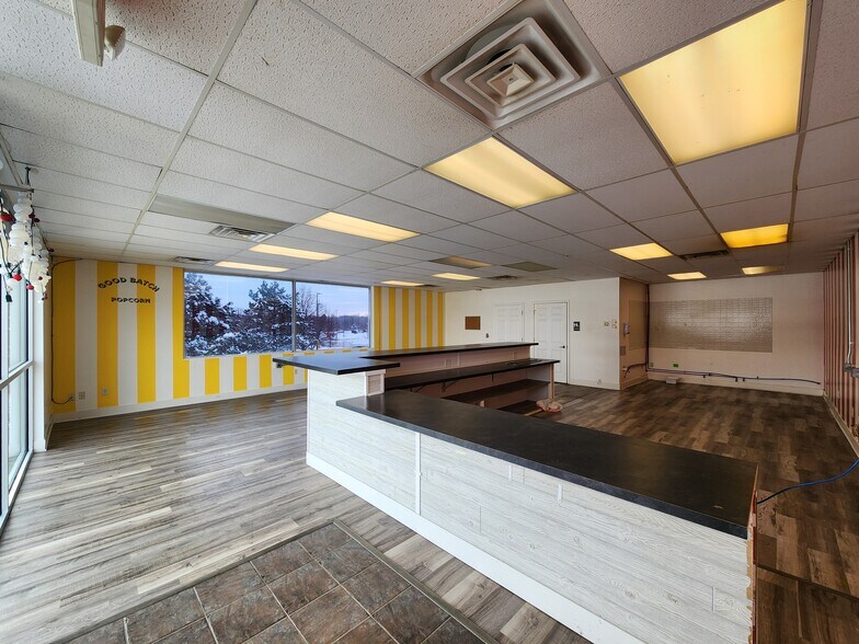 635 N 9th St, Kalamazoo, MI à louer - Photo intérieure - Image 2 de 12