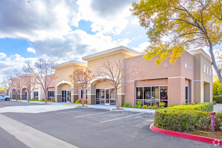 2101 Herndon Ave, Clovis, CA for lease - Building Photo - Image 3 of 14
