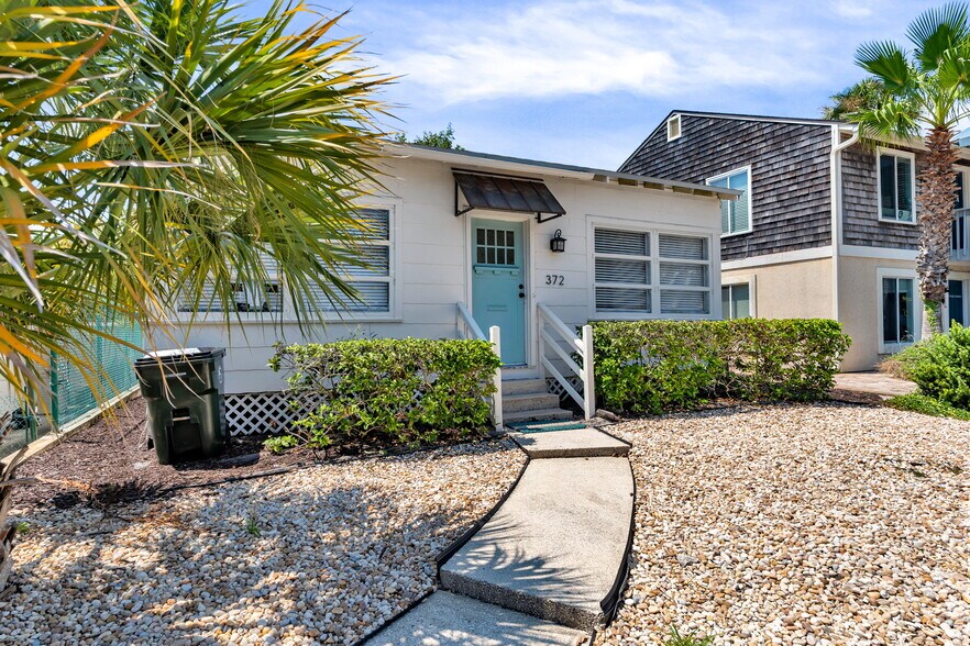 372 Ahern St, Atlantic Beach, FL à vendre - Photo du bâtiment - Image 3 de 47