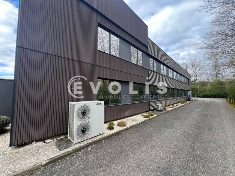 Flex dans Dardilly à louer - Photo du bâtiment - Image 2 de 6