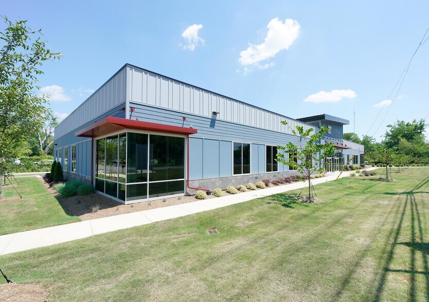 4348 Statesville Rd, Charlotte, NC à louer - Photo du bâtiment - Image 3 de 14