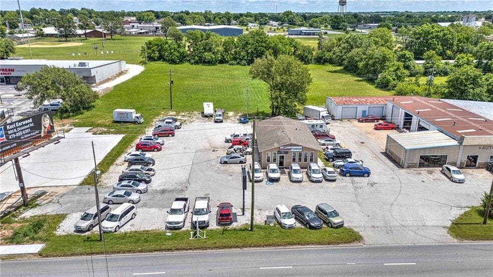 121 N Bloomington St, Lowell, AR for sale - Building Photo - Image 2 of 7