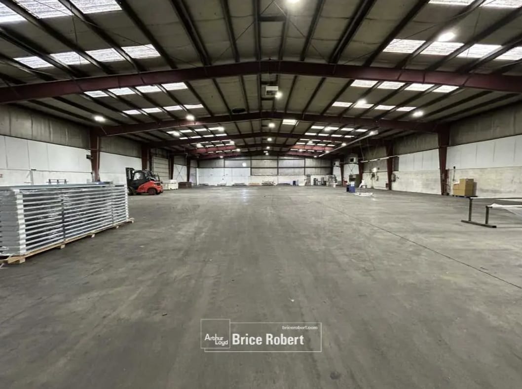 Industrial in Brignais for lease Interior Photo- Image 1 of 2