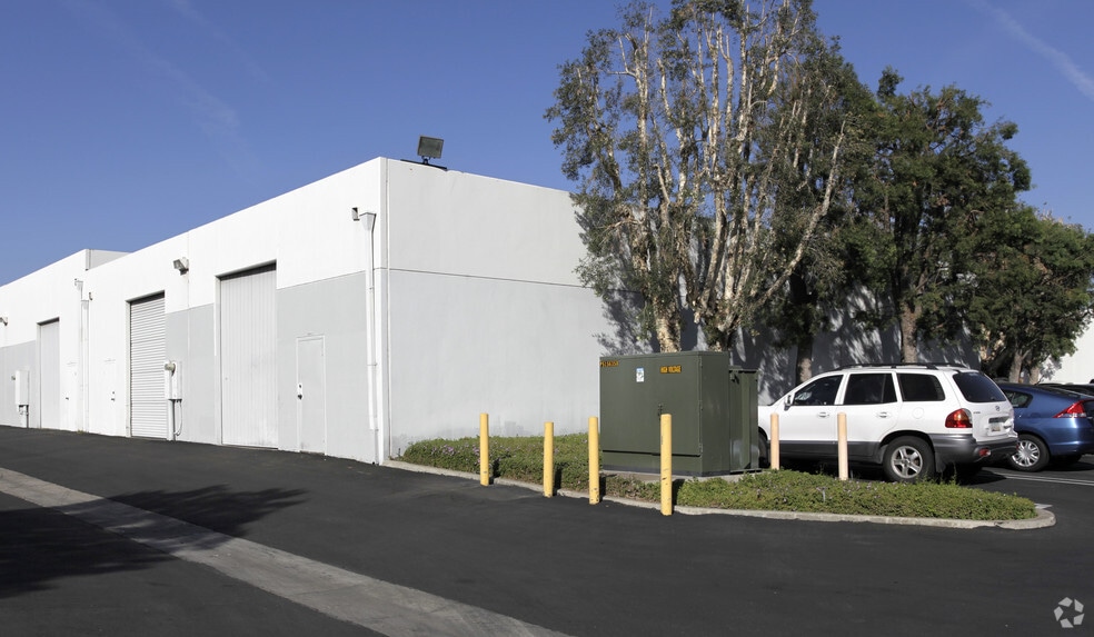 569 Mercury Ln, Brea, CA for sale - Building Photo - Image 3 of 3