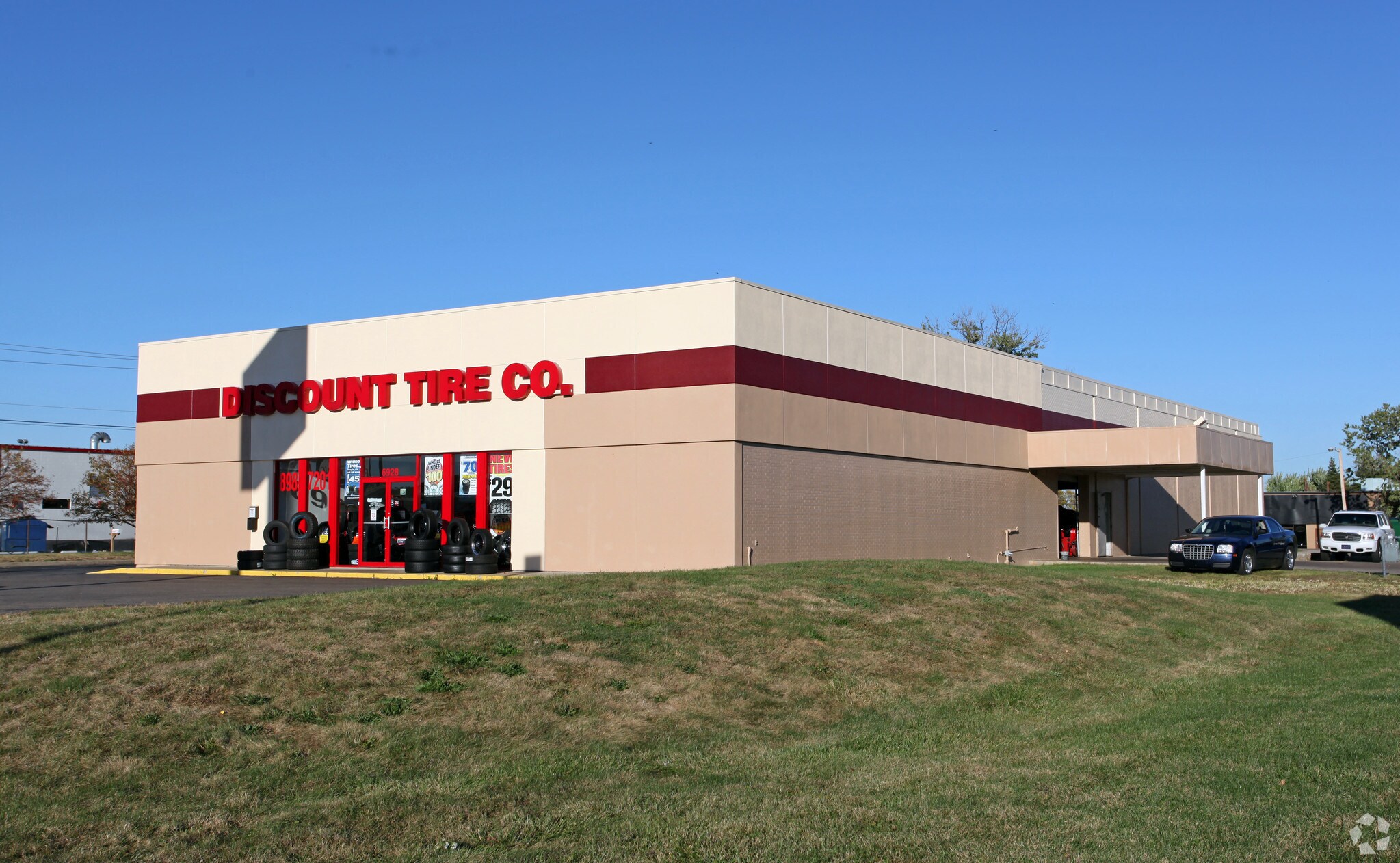 6928 Poe Ave, Dayton, OH à louer Photo principale- Image 1 de 3