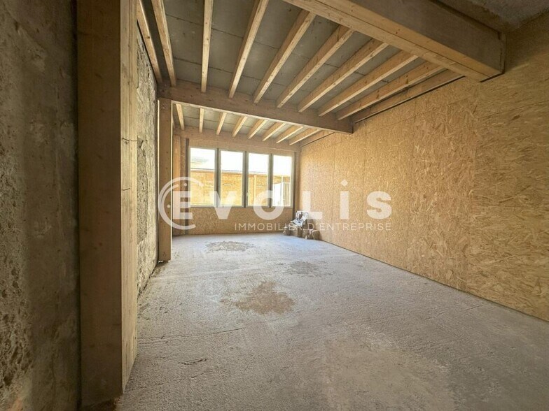 Office in Bordeaux for lease - Building Photo - Image 3 of 6