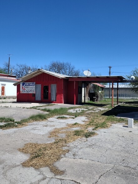 100 Military hwy, Brackettville, TX for sale - Building Photo - Image 3 of 6