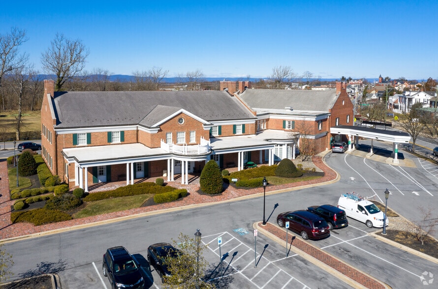 222 E Baltimore St, Taneytown, MD à louer - Photo du bâtiment - Image 2 de 3