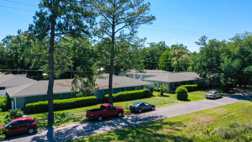 13261 W Lillian Hwy, Pensacola, FL à vendre - Photo du bâtiment - Image 1 de 1