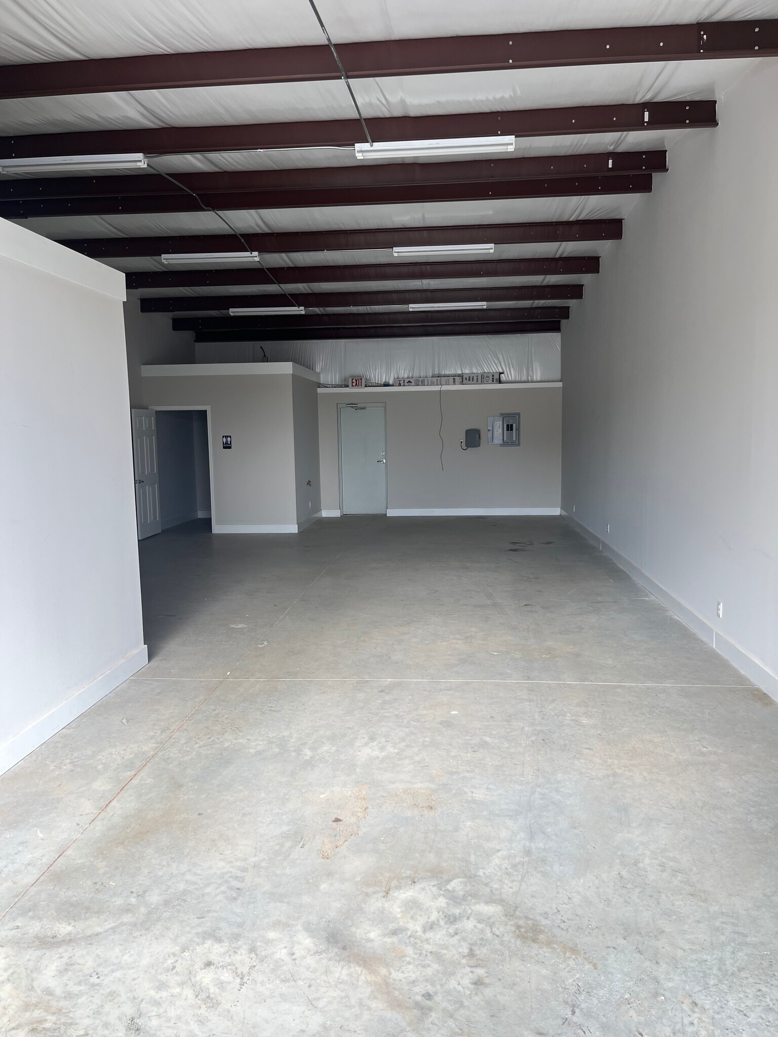2920 Wyndham Industrial Dr, Opelika, AL for lease Interior Photo- Image 1 of 3