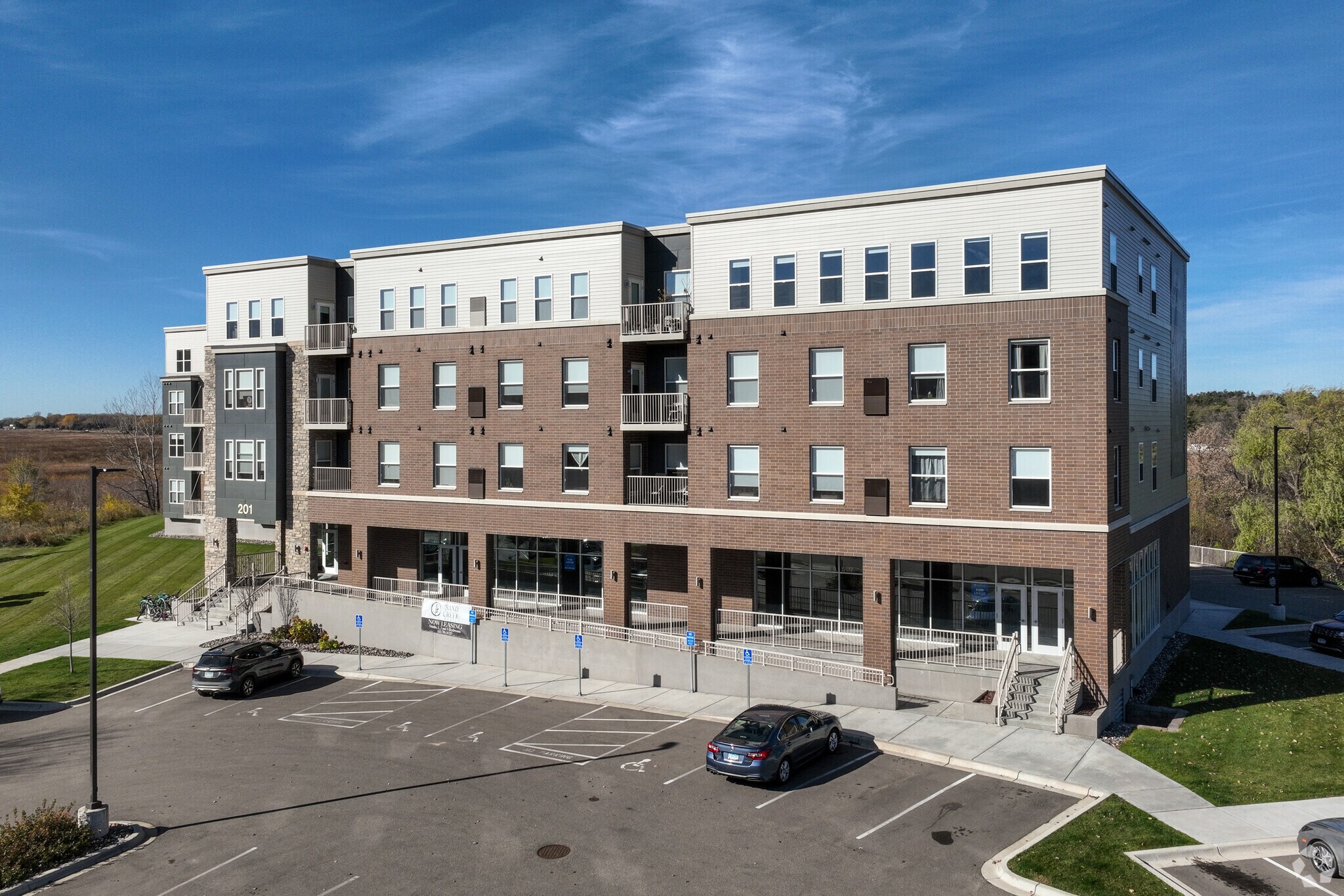 201 El Dorado Dr, Jordan, MN à louer Photo principale- Image 1 de 41