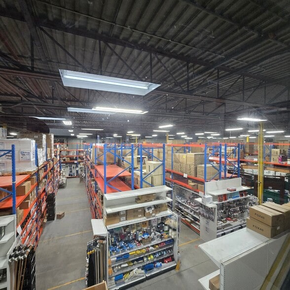 440 Boul Industriel, St-Eustache, QC for sale - Building Photo - Image 2 of 31