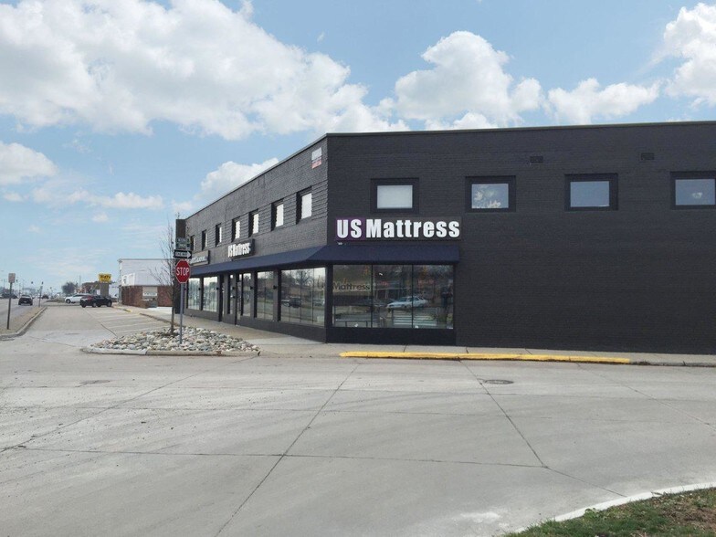 33477-33495 Woodward Ave, Birmingham, MI à louer - Photo du bâtiment - Image 2 de 2