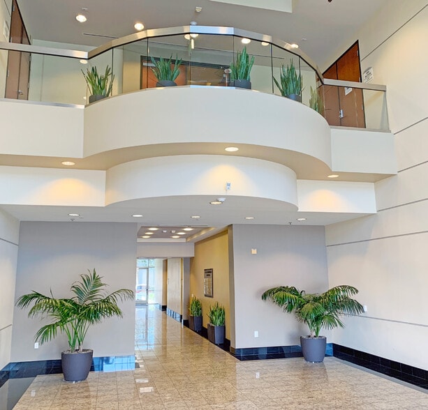 255 E Rincon St, Corona, CA for lease - Lobby - Image 3 of 6