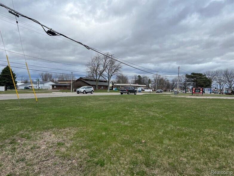 1436 E Pierson Rd, Flushing, MI for sale - Primary Photo - Image 1 of 11