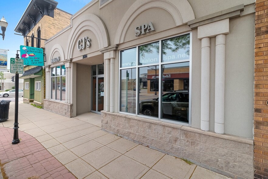 1604 Washington St, Two Rivers, WI for sale - Building Photo - Image 3 of 45