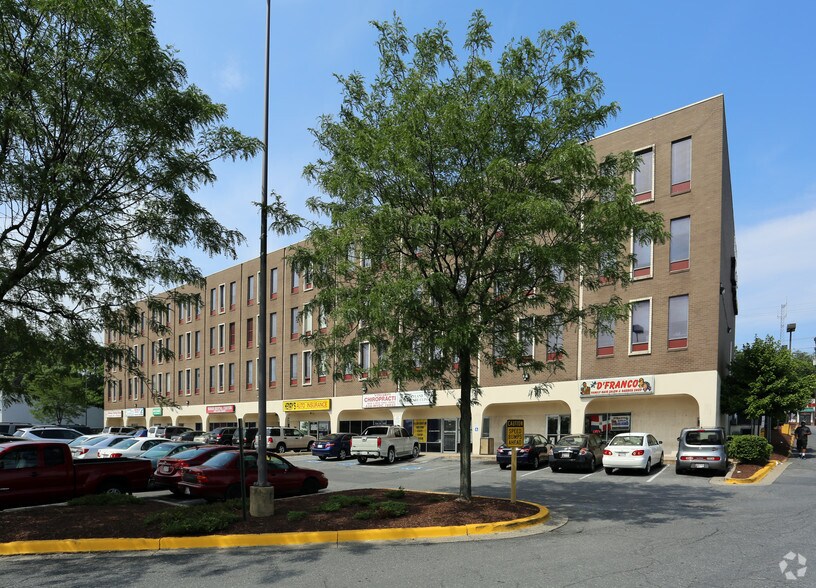 7411 Riggs Rd, Adelphi, MD à louer - Photo du bâtiment - Image 3 de 9