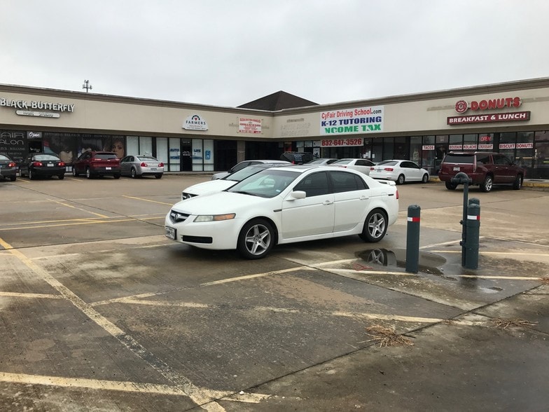 17036-17038 W Little York Rd, Houston, TX for lease - Primary Photo - Image 1 of 7