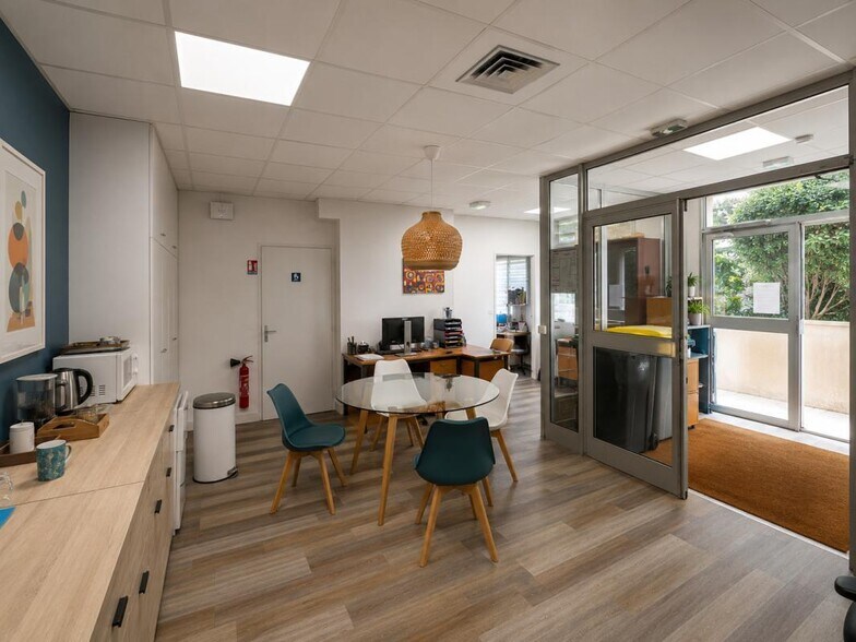 8 Villa Compoint, Paris à louer - Photo du bâtiment - Image 3 de 8