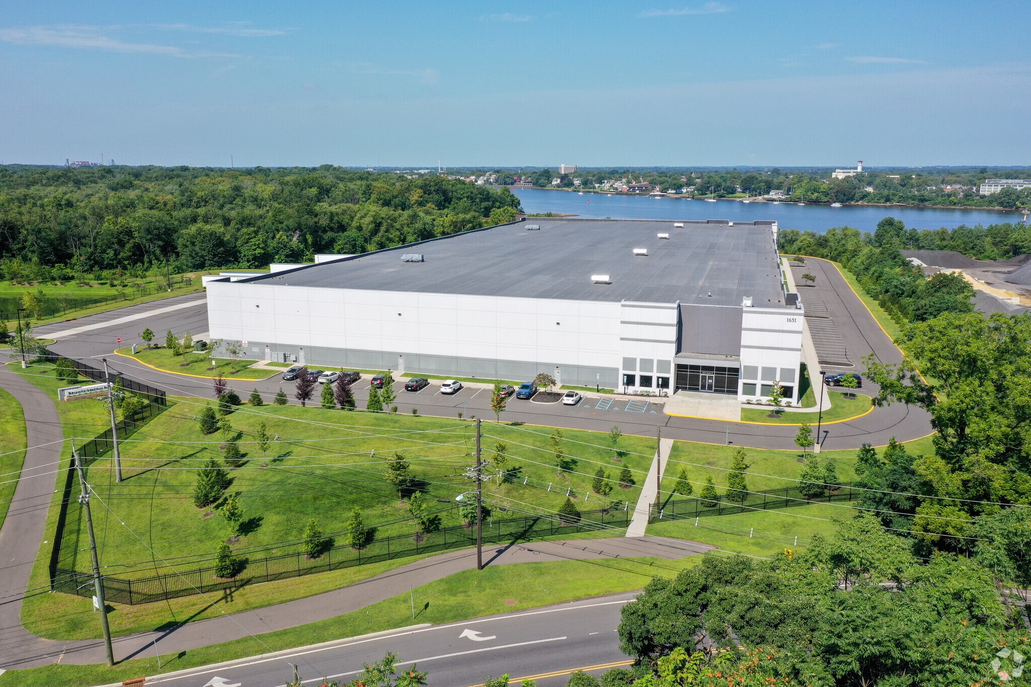 1651 River Rd, Burlington, NJ for lease Primary Photo- Image 1 of 8