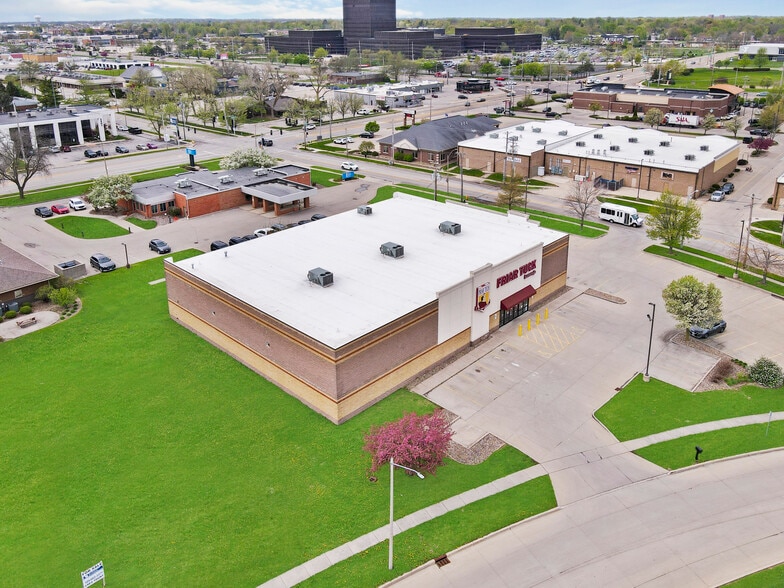 2401 Maloney Dr, Bloomington, IL for sale - Building Photo - Image 3 of 14